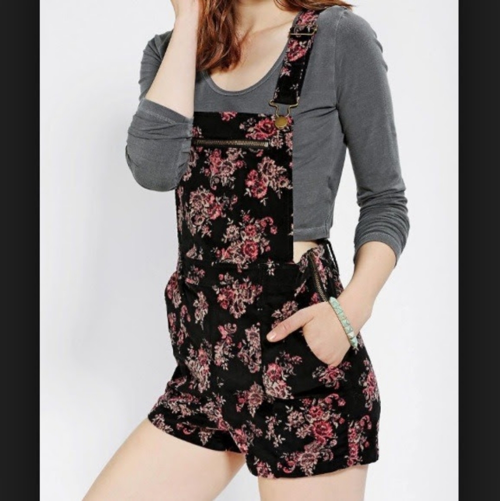 Kimchi Blue Velvet Floral Shortalls